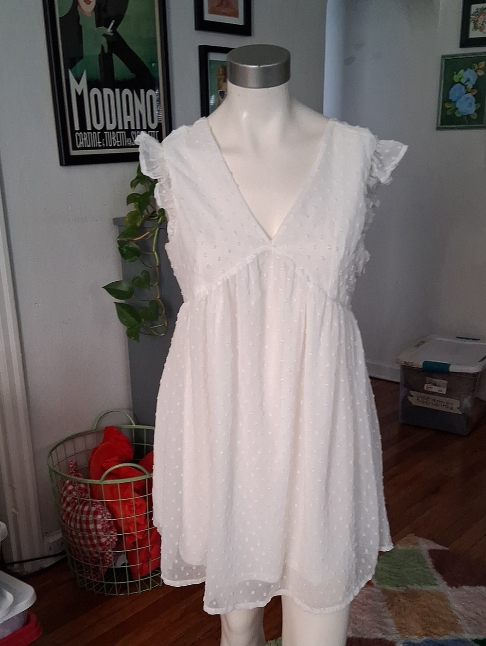 Altar'd State White Swiss Dot V-Neck Ruffle Sleeve Tunic